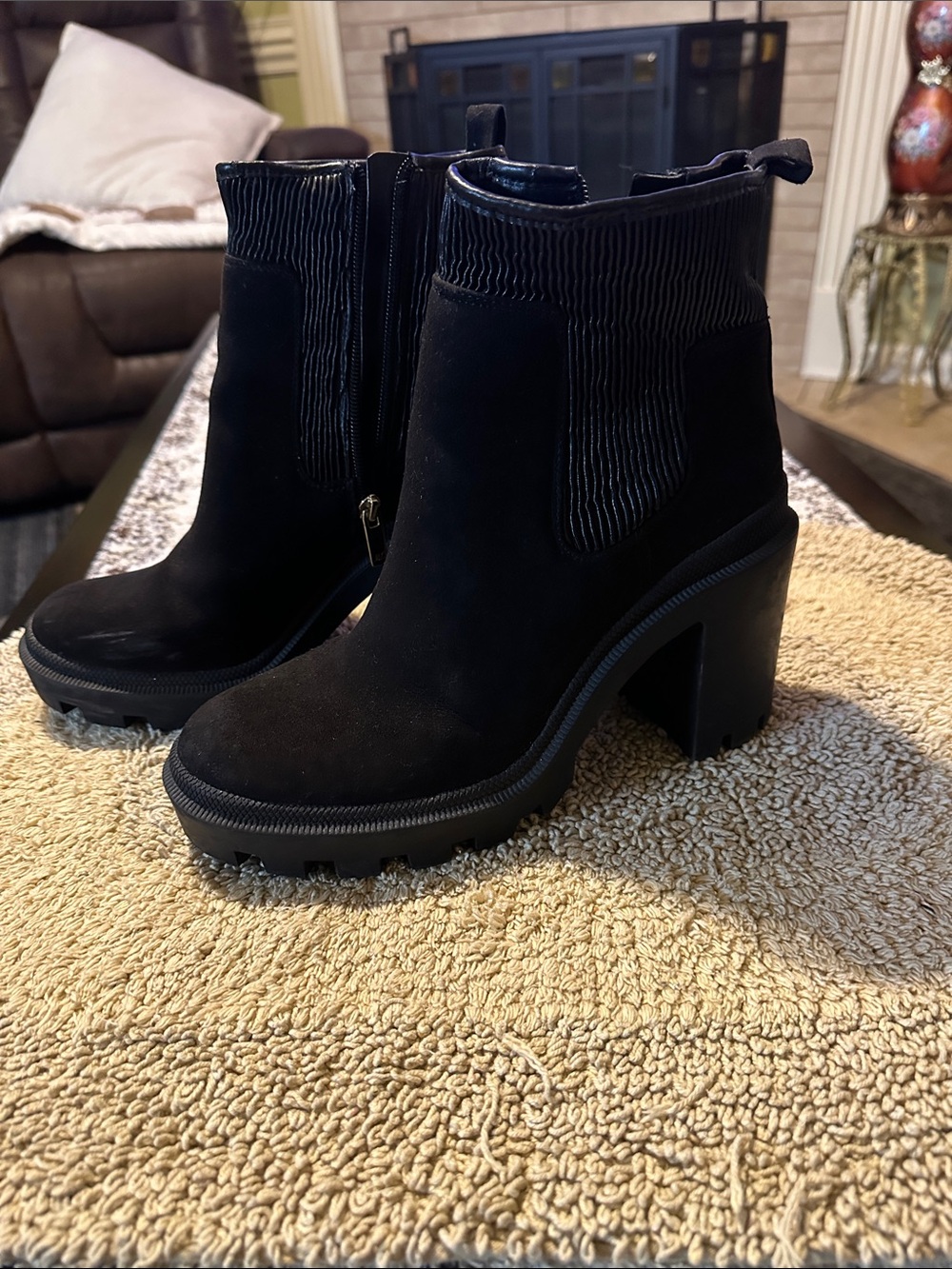 SLEEK BLACK ANKLE BOTIES